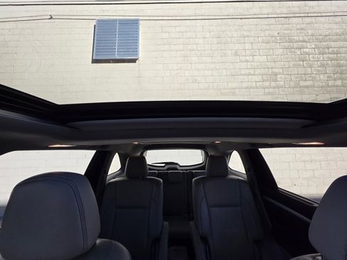 Used 2017 Toyota Highlander XLE image 16