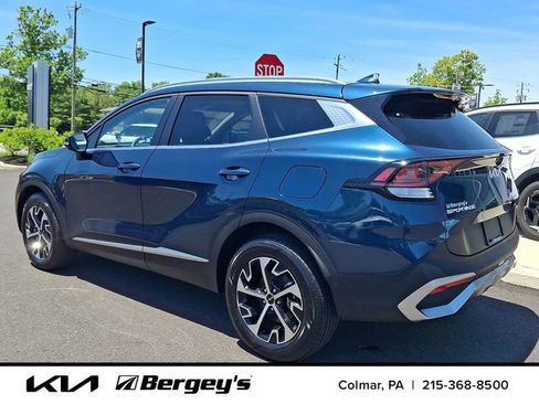 Certified 2025 Kia Sportage EX AWD/4WD image 8
