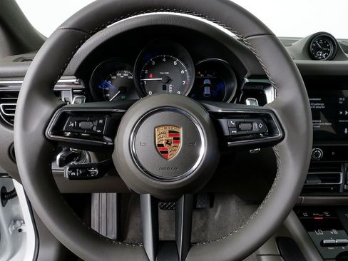 New 2026 Porsche Macan AWD/4WD image 9