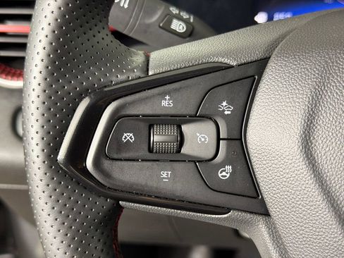 Used 2025 Chevrolet Trax RS w/ Driver Confidence Package image 24