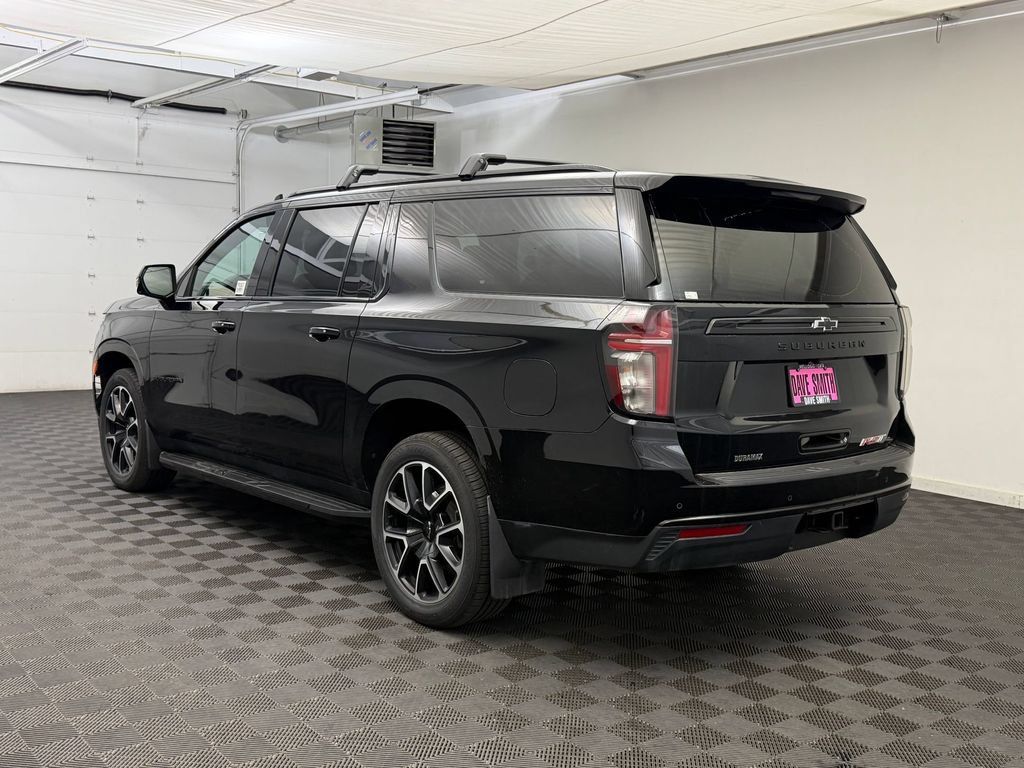 Used 2023 Chevrolet Suburban RST w/ Luxury Package AWD/4WD image 3