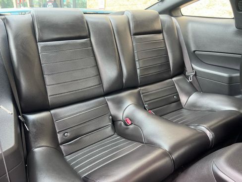 Used 2005 Ford Mustang GT Premium RWD image 26
