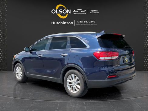 Used 2016 Kia Sorento AWD w/ LX Convenience Package image 3