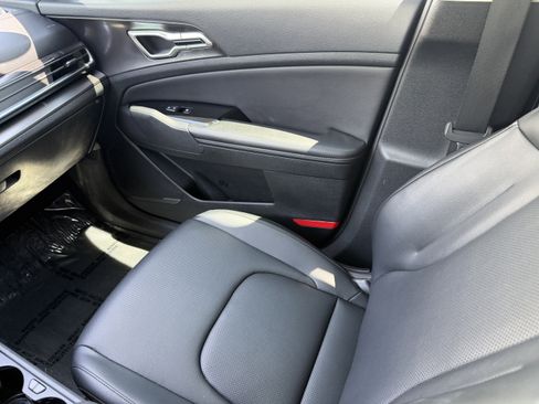 Certified 2023 Kia Sportage EX image 15
