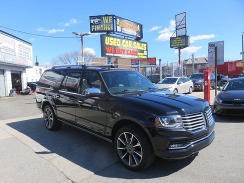 Used 2016 Lincoln Navigator L Reserve AWD/4WD image 3