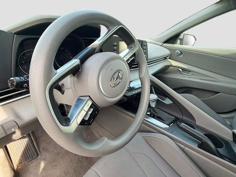 Used 2023 Hyundai Elantra SEL FWD image 10