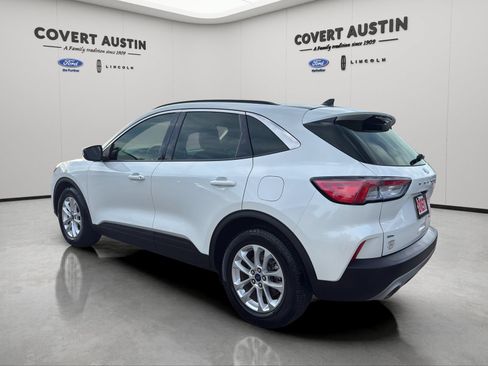 Certified 2020 Ford Escape SE FWD image 3