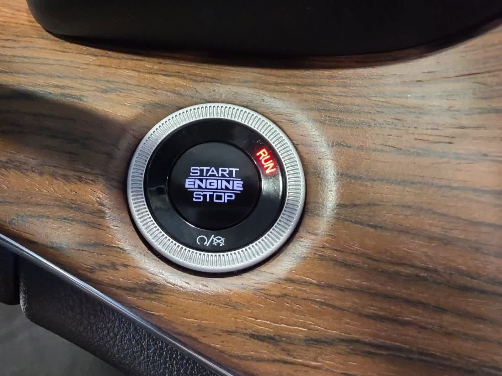 Used 2024 Jeep Grand Cherokee Summit w/ Advanced Protech Group IV AWD/4WD image 27