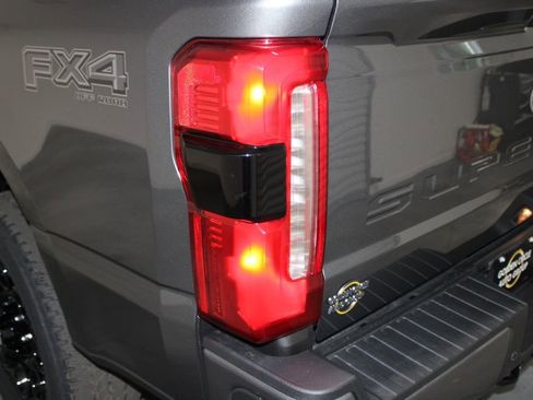 New 2026 Ford F250 Lariat w/ Black Appearance Package image 64