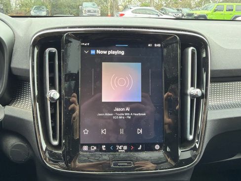 Certified 2022 Volvo XC40 P8 Recharge Plus image 27