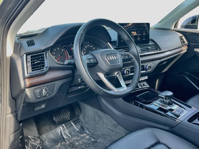 Used 2023 Audi Q5 2.0T Premium w/ Convenience Package AWD/4WD image 10