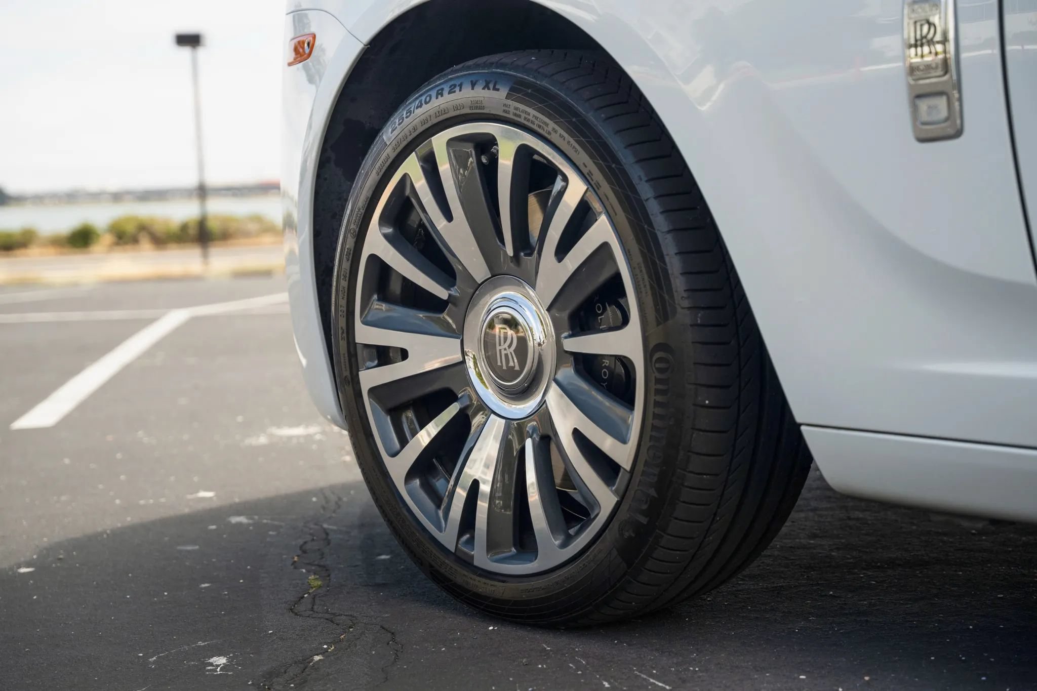 Used 2018 Rolls-Royce Ghost RWD image 40