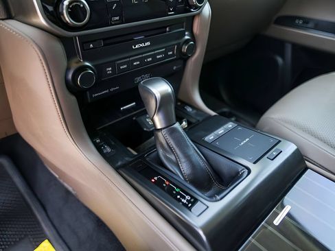 Used 2023 Lexus GX 460 Luxury w/ Accessory Package AWD/4WD image 22
