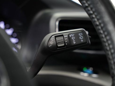 Used 2020 Ford Explorer XLT w/ Equipment Group 202A RWD image 15