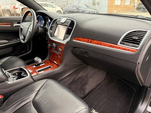 Used 2014 Chrysler 300 AWD w/ Driver Convenience Group image 28
