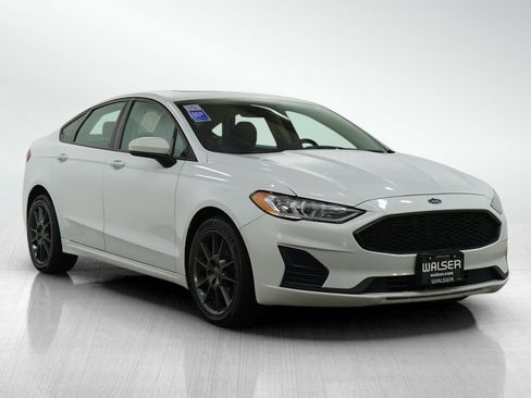 Used 2020 Ford Fusion SE image 8