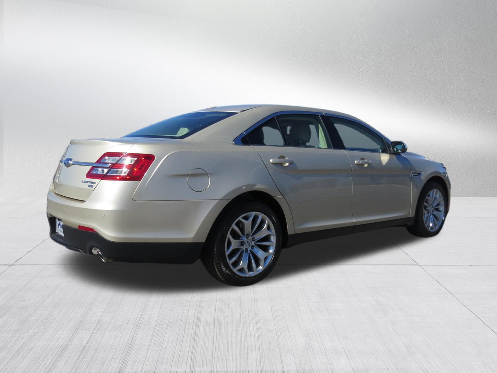 Used 2017 Ford Taurus Limited AWD/4WD image 3