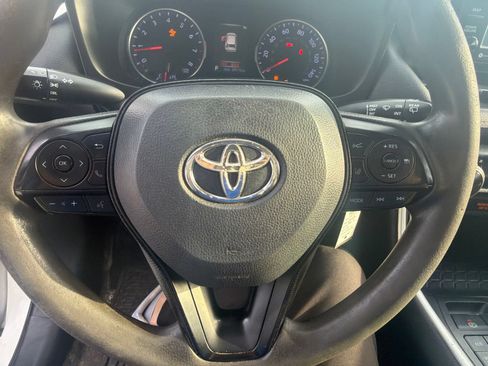 Used 2021 Toyota RAV4 LE AWD/4WD image 13