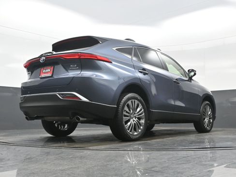 Used 2022 Toyota Venza XLE image 32