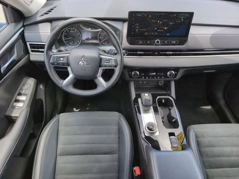 Used 2025 Mitsubishi Outlander SE FWD image 27