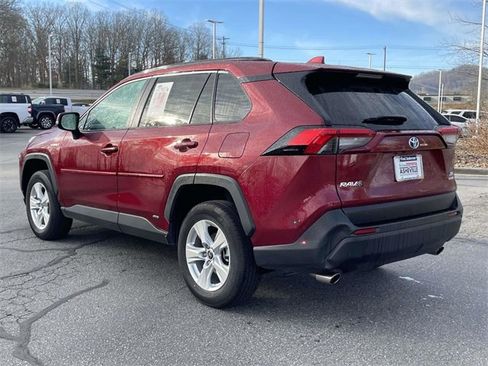 Used 2021 Toyota RAV4 XLE w/ XLE Grade Weather Package image 3