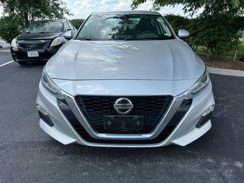 Used 2022 Nissan Altima 2.5 SV AWD/4WD image 2