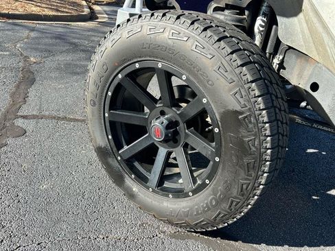 Used 2016 Jeep Wrangler Unlimited Sahara w/ Connectivity Group AWD/4WD image 10