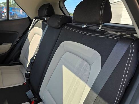 Used 2025 Hyundai Venue SEL FWD image 30