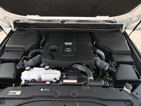 Used 2024 Lexus GX 550 w/ Cold Area Package image 35