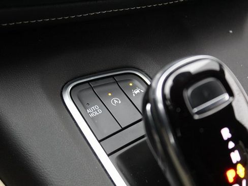 Used 2022 Cadillac Escalade Premium Luxury image 27