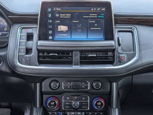 Used 2022 Chevrolet Suburban Premier w/ Premium Package RWD image 20
