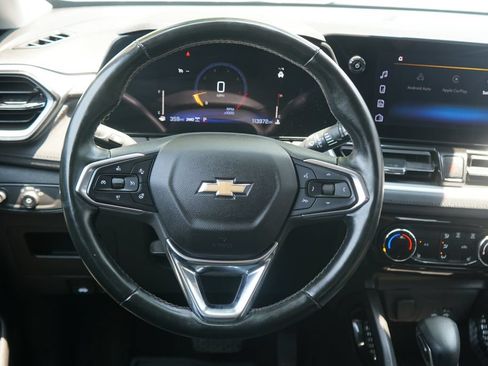 Used 2024 Chevrolet TrailBlazer LT w/ LT Cold Weather Package AWD/4WD image 13
