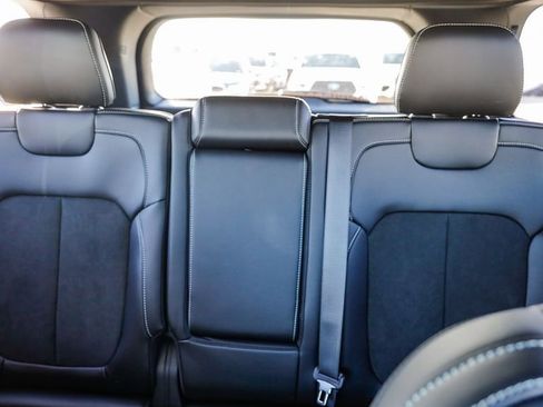 New 2025 Jeep Grand Cherokee Altitude image 23