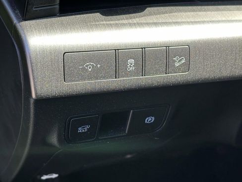 Used 2024 Hyundai Kona Limited AWD/4WD image 19