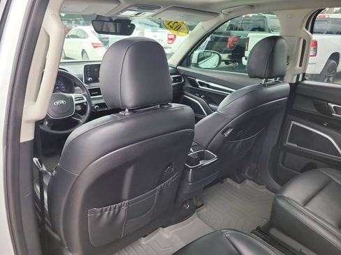 Used 2021 Kia Telluride S AWD/4WD image 13