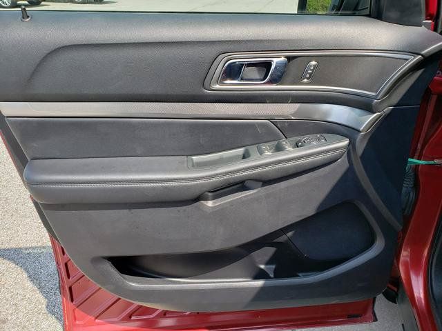 Used 2019 Ford Explorer XLT AWD/4WD image 11