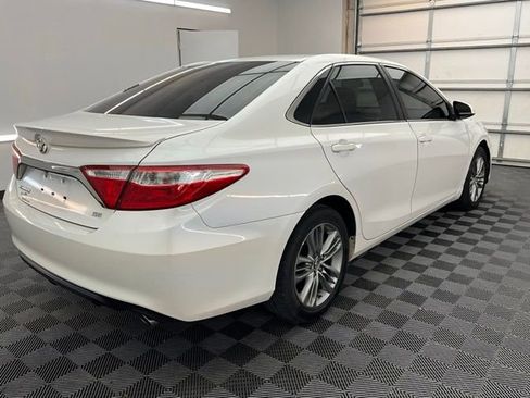 Used 2015 Toyota Camry SE FWD image 17