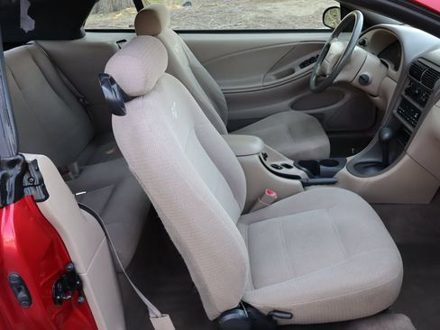 Used 1999 Ford Mustang Convertible RWD image 19