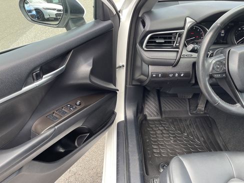 Used 2023 Toyota Camry SE w/ Cold Weather Package AWD/4WD image 2