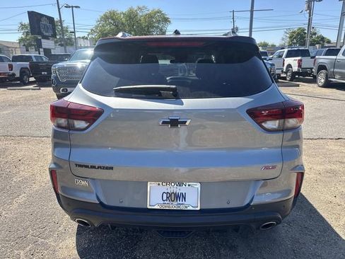 Used 2023 Chevrolet TrailBlazer RS w/ Sun and Liftgate Package image 8
