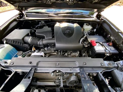 Used 2022 Toyota Tacoma TRD Off-Road w/ Technology Package image 29