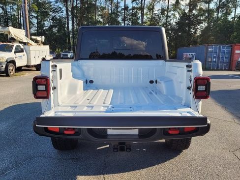 New 2025 Jeep Gladiator Rubicon w/ Convenience Group AWD/4WD image 13