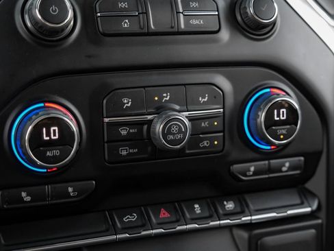 Used 2021 Chevrolet Silverado 1500 RST image 22