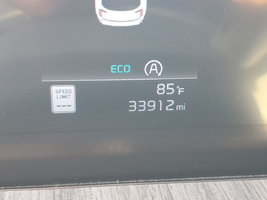 Used 2024 Kia Telluride EX w/ EX Captain's Chair Package FWD image 16