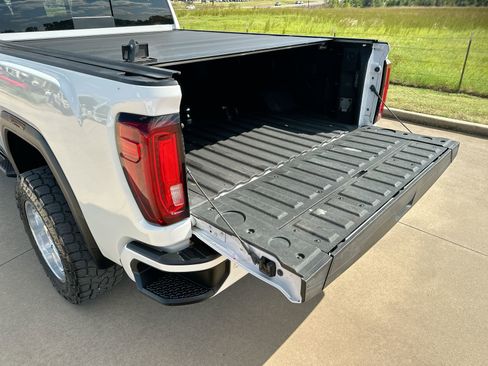 Used 2022 GMC Sierra 3500 Denali w/ Technology Package image 23