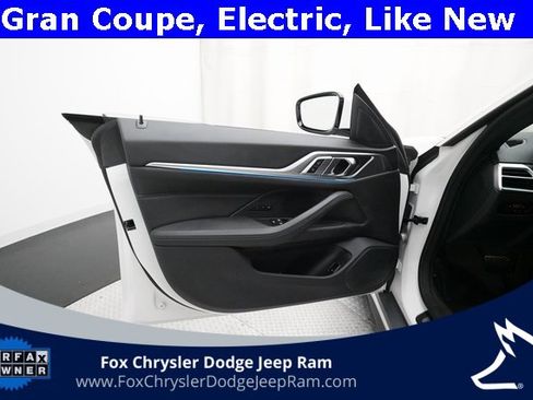 Used 2025 BMW i4 eDrive40 image 28