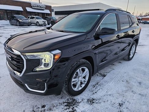 Certified 2022 GMC Terrain SLE w/ Driver Convenience Package image 3