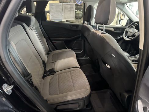 Used 2022 Ford Escape SE w/ SE Sport Appearance Package image 36