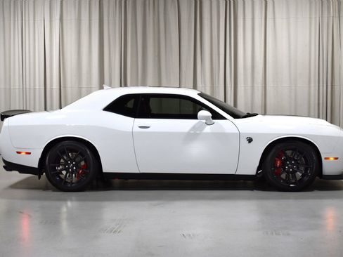 Used 2023 Dodge Challenger SRT Hellcat w/ Driver Convenience Group RWD image 4