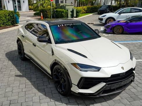 Used 2023 Lamborghini Urus Performante image 39